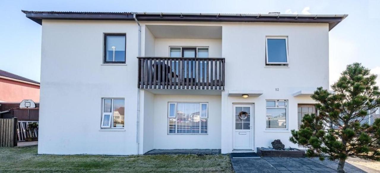 Sol - S12 Guesthouse Keflavík Dış mekan fotoğraf